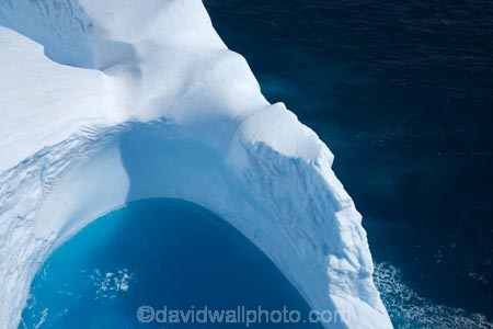 aerial;aerial-photo;aerial-photography;aerial-photos;aerial-view;aerial-views;aerials;berg;bergs;blue;climate-change;cold;cold-icy;Dunedin;global-warming;growler;growlers;hazard;hazards;ice;iceberg;icebergs;icy;N.Z.;New-Zealand;NZ;oceaans;ocean;Otago;Pacific-Ocean;S.I.;sea;seas;shipping-hazard;shipping-hazards;SI;South-Island;water;white