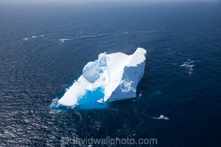 aerial;aerial-photo;aerial-photography;aerial-photos;aerial-view;aerial-views;aerials;berg;bergs;blue;climate-change;cold;cold-icy;Dunedin;global-warming;growler;growlers;hazard;hazards;ice;iceberg;icebergs;icy;N.Z.;New-Zealand;NZ;oceaans;ocean;Otago;Pacific-Ocean;S.I.;sea;seas;shipping-hazard;shipping-hazards;SI;South-Island;water;white