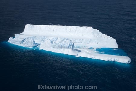 aerial;aerial-photo;aerial-photography;aerial-photos;aerial-view;aerial-views;aerials;berg;bergs;blue;climate-change;cold;cold-icy;Dunedin;global-warming;growler;growlers;hazard;hazards;ice;iceberg;icebergs;icy;N.Z.;New-Zealand;NZ;oceaans;ocean;Otago;Pacific-Ocean;S.I.;sea;seas;shipping-hazard;shipping-hazards;SI;South-Island;water;white