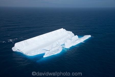aerial;aerial-photo;aerial-photography;aerial-photos;aerial-view;aerial-views;aerials;berg;bergs;blue;climate-change;cold;cold-icy;Dunedin;global-warming;growler;growlers;hazard;hazards;ice;iceberg;icebergs;icy;N.Z.;New-Zealand;NZ;oceaans;ocean;Otago;Pacific-Ocean;S.I.;sea;seas;shipping-hazard;shipping-hazards;SI;South-Island;water;white