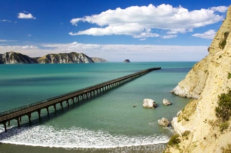 beach;beaches;coast;coastal;coastline;east-coast;Eastland;historic;historical;jetties;jetty;new-zealand;New-Zealands-longest-pier;north-is.;north-island;ocean;pacific;pier;piers;sea;shore;shoreline;te-karaka-point;tolaga;Tolaga-Bay;tologa;waves;wharf;wharfs;wharves