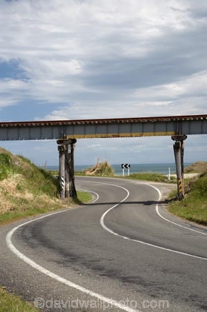 bend;bends;centre-line;centre-lines;centre_line;centre_lines;centreline;centrelines;corner;corners;curve;curves;driving;Eastland;highway;highways;N.I.;N.Z.;New-Zealand;NI;North-Is;North-Is.;North-Island;Nuhaka;Nuhaka-Opoutama-Rd;Nuhaka-Opoutama-Road;NZ;open-road;open-roads;railway-bridge;railway-bridges;road;road-trip;roads;S-bend;s-bends;transport;transportation;travel;traveling;travelling;trip