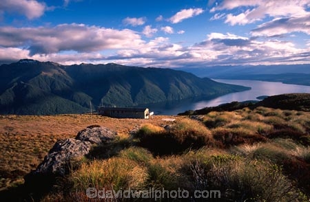beautiful;beauty;endurance;fiordland-national-park;great-walks;hike;hikes;hiking;huts;Lake-Te-Anau;lakes;majestic;middle-earth;mountain;mountains;natural;nature;peak;peaks;ridge;ridge-line;ridge_line;ridgeline;run;running;scene;scenic;snow-line;snow_line;snowline;south-fiord;south-west;southland;summit;summits;te-wahipounamu-south_west-new-zealand-world-hertitage-area;the-bluffs;tracks;tramp;tramping;tramps;tussock;walk;walking;walks;water
