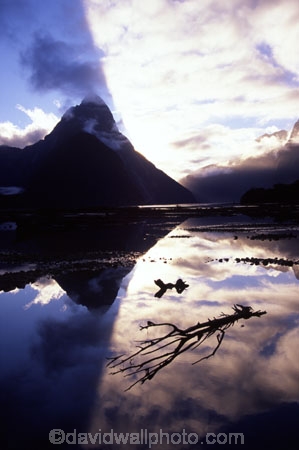 beautiful;beauty;bluff;bluffs;calm;calmness;cliff;cliffs;coast;coastal;coastline;fiord;fiords;fjord;fjords;majestic;middle-earth;mountain;mountains;natural;nature;peak;peaks;reflection;reflections;scene;scenic;sea;snow;snowy;sounds;south-west;southland;still;stillness;summit;summits;te-wahipounamu-south_west-new-zealand-world-hertitage-area;water