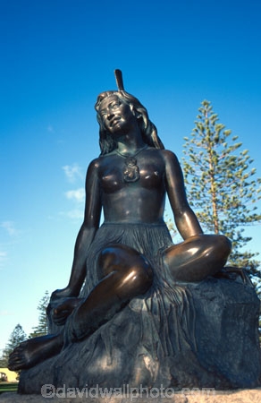 legend;legends;myth;mythologise;mythological;mythologising;tribe;tribal;tales;tale;story;stories;member;members;the-Sea-People;human;lover;Karitoki;her;people;calling;return;call;irresistible;swam;swim;meet;caverns;sea;offshore-reef;fanciful;depths;arms;outstretched;return