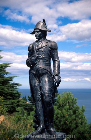 statue;statues;monument;momnuments;memorial;memorials;famous;fame;heritage;period;endeavour;explorer;explorers;poverty-bay