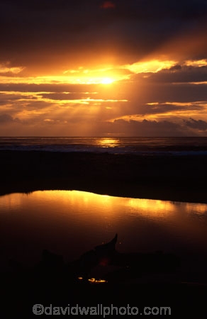 colour;colours;color;colors;orange;dawn;ocean;sea;pacific;beaches;glow;rays;tranquil;morning