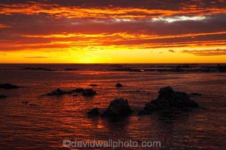 break-of-day;coast;coastal;coastline;coastlines;coasts;dawn;dawning;daybreak;first-light;Kaikoura;Kaikoura-Coast;Marlborough;morning;N.Z.;New-Zealand;NZ;ocean;oceans;orange;Pacific-Ocean;S.I.;sea;shore;shoreline;shorelines;shores;SI;South-Island;sunrise;sunrises;sunup;twilight;water