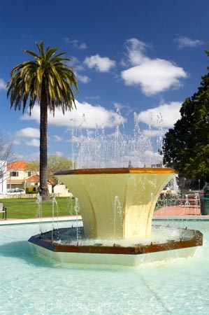 fountain;fountains;Marlborough;New-Zealand;palm;palm-tree;palm-trees;palms;Seymour-Fountain;South-Island