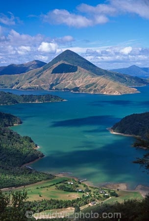 bays;coast;coastal;coastline;hill;hills;ocean;sea;shore;shoreline;sound