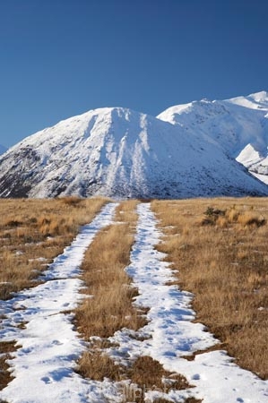 Canterbury;cold;countryside;gravel-road;gravel-roads;Hakatere-Conservation-Park;Lake-Heron;metal-road;metal-roads;metalled-road;metalled-roads;Mid-Canterbury;Mount-Catherine;Mount-Sugarloaf;Mt-Catherine;Mt-Sugarloaf;Mt.-Catherine;Mt.-Sugarloaf;N.Z.;New-Zealand;NZ;road;roads;rural;S.I.;season;seasonal;seasons;SI;snow;snow-track;snow-tracks;snowy;South-Is;South-Island;track;tracks;white;winter;wintery
