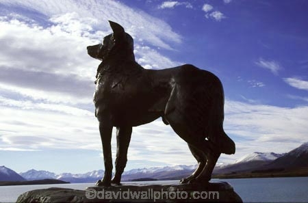 sky;cloud;clouds;dog;dogs;statues;sheepdogs;lakes;mountain;mountains;mckenzie;sculpture;sculptures