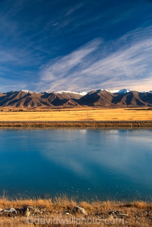 golden;mountains;range;grass;farm;farming;farms;paddock;paddocks;field;fields;pasture;pastures;meadow;meadows;agriculture;rural;canals;hydro-electric