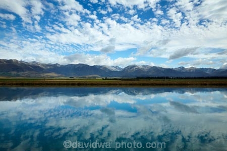calm;Canterbury;cloud;clouds;hydro-canal;hydro-canals;hydro-power;hydro-power-scheme;Mackenzie-District;Mackenzie-Region;N.Z.;New-Zealand;NZ;placid;Pukaki-Canal;quiet;reflected;reflection;reflections;serene;SI;smooth;South-Canterbury;South-Island;still;tranquil;Twizel;water