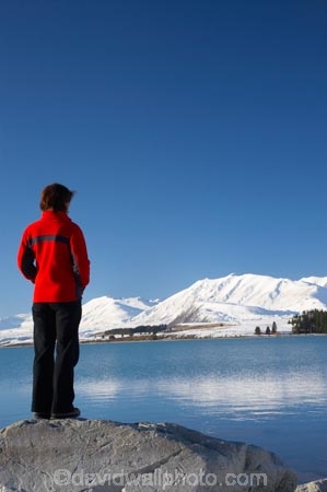 altitude;calm;Canterbury;cold;female;freeze;freezing;high-altitude;Lake-Tekapo;Mackenzie-Country;mount;mountain;mountain-peak;mountainous;mountains;mountainside;mt;mt.;N.Z.;New-Zealand;NZ;peak;peaks;people;person;placid;quiet;range;ranges;reflection;reflections;rock;rocks;S.I.;season;seasonal;seasons;serene;shore;shoreline;shorelines;SI;smooth;snow;snow-capped;snow_capped;snowcapped;snowy;South-Canterbury;South-Is;South-Island;still;summit;summits;Tekapo;tranquil;Two-Thumb-Range;water;white;winter;wintery;woman;women