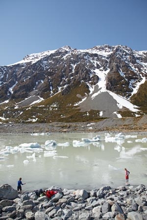 Aoraki-Mt-Cook-N.P.;Aoraki-Mt-Cook-National-Park;Aoraki-Mt-Cook-NP;Aoraki-Mt-Cook-N.P.;Aoraki-Mt-Cook-National-Park;Aoraki-Mt-Cook-NP;calm;Canterbury;child;children;glacial;glacial-lake;glacial-lakes;glacier;glacier-ice;glacier-terminal-lake;glacier-terminal-lakes;glaciers;Hooker-Glacier-terminal-lake.;Hooker-Lake;Hooker-Valley;ice;iceberg;icebergs;icy;kid;kids;Mt-Cook-N.P.;Mt-Cook-National-Park;Mt-Cook-NP;Mt-Cook-Range;N.Z.;New-Zealand;NZ;people;person;placid;quiet;reflection;reflections;S.I.;serene;SI;smooth;South-Canterbury;South-Is.;South-Island;still;terminal-moraine;tranquil;water