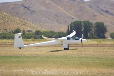 _B1A3058;aviate;aviation;aviator;aviators;flies;fly;flying;glide;glider;gliders;glides;gliding;motogliders;motor-glider;motor-gliders;motor-sailplane;motor-sailplanes;motorglider;motor_glider;motorgliders;motor_gliders;n.z.;new-zealand;New-Zealand-Gliding-Grand-Prix;north-otago;nz;omarama;Otago;S.I.;sail-plane;sail-planes;sail-planing;sailplane;sail_plane;sailplanes;sail_planes;sailplaning;sail_planing;self-propelled-glider;self-propelled-gliders;self-propelled-sailplane;self-propelled-sailplanes;selfpropelled-glider;self_propelled-glider;selfpropelled-gliders;self_propelled-gliders;selfpropelled-sailplane;self_propelled-sailplane;selfpropelled-sailplanes;self_propelled-sailplanes;SI;south-island;Stemme;Waitaki-District;waitaki-valley;wing;wings