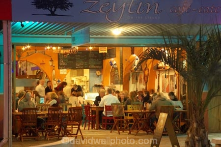 bar;bars;cafe;cafes;dining;dinner;eating;eating-house;eating-out;eating-place;entertainment;evening;food;hotel;hotels;leisure;lit;new-zealand;night-life;nightlife;north-is.;north-island;pub;pubs;relaxing;restaurants;socializing;tauranga;the-strand;zeytin;zeytin-cafe-and-eaterie