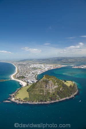 aerial;aerial-photo;aerial-photograph;aerial-photographs;aerial-photography;aerial-photos;aerial-view;aerial-views;aerials;Bay-of-Plenty;coast;coastal;coastline;coastlines;coasts;extinct-volcano;extinct-volcanoes;foreshore;harbor;harbors;harbour;harbours;Mauao;Mount-Maunganui;Mt-Maunganui;Mt.-Maunganui;N.I.;N.Z.;New-Zealand;NI;North-Is;North-Is.;North-Island;NZ;ocean;oceans;sea;shore;shoreline;shorelines;shores;Tauranga;Tauranga-Entrance;Tauranga-Harbor;Tauranga-Harbour;volcanic;volcanic-cone;volcanic-cones;volcano;volcanoes;water