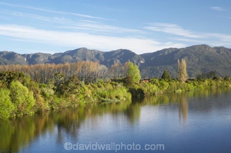 Aorere-River;Aorere-Valley;Golden-Bay;N.Z.;Nelson-Region;New-Zealand;NZ;river;rivers;S.I.;SI;South-Is.;South-Island;Wakamarama-Range