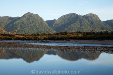 Aorere-River-Mouth;Burnett-Range;calm;Collingwood;estuaries;estuary;Golden-Bay;inlet;inlets;lagoon;lagoons;N.Z.;Nelson-Region;New-Zealand;NZ;placid;quiet;reflection;reflections;Ruataniwha-Inlet;S.I.;serene;SI;smooth;South-Is.;South-Island;still;tidal;tide;tranquil;water