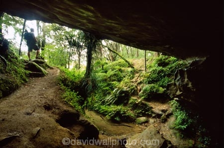 Cave;Caverns;Caves;cliff;cliffs;Geological-formation;Geological-formations;Geology;Inside;Interior;limestone;Limestone-caves;Natural-phenomena;Natural-phenomenon;Nature;Rock-formation;Rock-formations;Subterranean;Underground