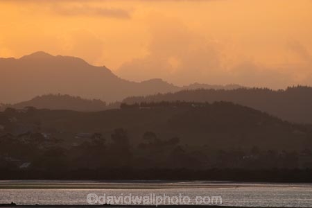 color;colour;dusk;harbor;harbors;harbour;harbours;new-zealand;north-is.;north-island;northland;sunset;sunsets;water;whangarei
