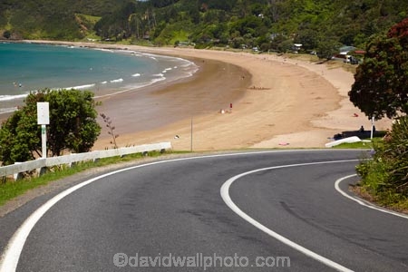 Bay-of-Is;Bay-of-Islands;beach;beaches;bend;bends;centre-line;centre-lines;centre_line;centre_lines;centreline;centrelines;coast;coastal;coastline;corner;corners;curve;curves;hot;Kororareka;Long-Beach;N.I.;N.Z.;New-Zealand;NI;North-Is;North-Is.;North-Island;Northland;NZ;ocean;Oneroa-Bay;road;roads;Russell;sand;sandy;shore;shoreline;summer;transport;transportation;travel;traveling;travelling