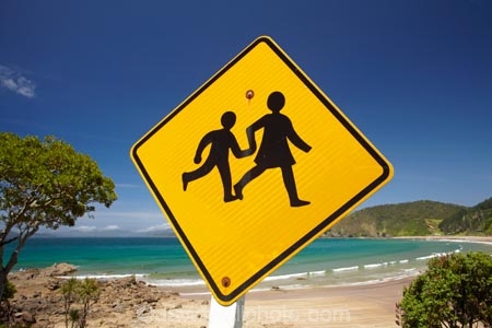 Bay-of-Is;Bay-of-Islands;beach;beaches;child;children;Children-warning-sign;Children-warning-signs;coast;coastal;coastline;hot;Kororareka;Long-Beach;N.I.;N.Z.;New-Zealand;NI;North-Is;North-Is.;North-Island;Northland;NZ;ocean;Oneroa-Bay;road-sign;road-signs;Russell;sand;sandy;shore;shoreline;summer;warning;warning-sign;warning-signs;yellow