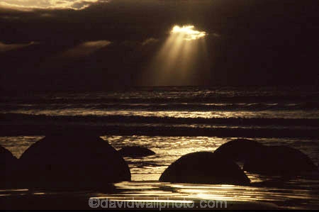 beach;beaches;boulder;coast;coastal;coastline;concretion;marble;marbles;rock;rocks;round;sand;shore;shoreline;wave