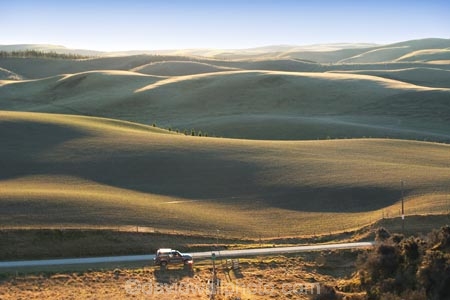 agricultural;agriculture;country;countryside;Duntroon;farm;farming;farmland;farms;field;fields;hill;hills;Landscape;light;meadow;meadows;New-Zealand;North-Otago;paddock;paddocks;pasture;pastures;rural;South-Island;waitaki