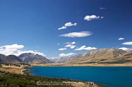 aqua;Ben-Ohau-Range;blue;Canterbury;Dobson-Valley;lake;Lake-Ohau;lakes;Mackenzie-Country;N.Z.;Neumann-Range;New-Zealand;North-Otago;NZ;S.I.;shore;shoreline;SI;South-Canterbury;South-Island;Waitaki-District;water
