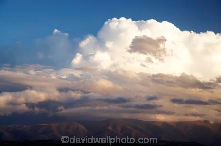 Benmore-Range;cloud;clouds;dark-cloud;dark-clouds;high-altitude;Last-Light;light;Mackenzie-Country;mountain;mountains;N.Z.;New-Zealand;North-Otago;NZ;range;ranges;S.I.;SI;South-Island;sunlight;Waitaki-District