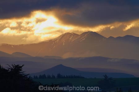 dusk;evening;Kakanui-Mountains;mountain;mountains;N.Z.;New-Zealand;night;night_time;nightfall;North-Otago;NZ;Oamaru;S.I.;SI;South-Is;South-Is.;South-Island;Sth-Is;sunset;sunsets;twilight;Waitaki-District;Waitaki-Region