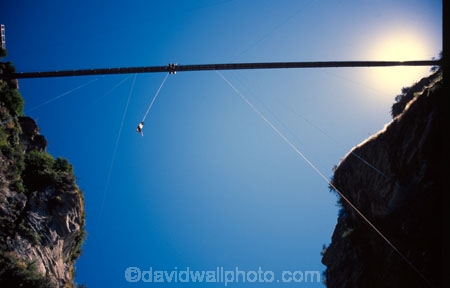 wet;water;splash;rubber;river;adrenaline;adventure;exciting;jump;splashing;bungee;jump;jumping;leap;leaping;stunning;risk;excitment;thrill;thrill_seeking;thrill_seeker;cord;bungy-cord;rope;Queenstown;platform;bungy-platform;point-of-departure