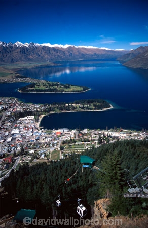 rubber;adrenaline;adventure;exciting;jump;splashing;bungee;jump;jumping;leap;leaping;elastic;excitement;action