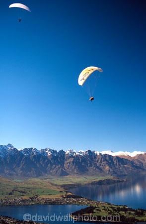 fly;flying;paraglide;paragliding;paraglider;paragliders;parasail;parasailing;parasails;parasailer;parasailers;parapont;paraponting;paraponter;paraponts;paraponters;lakes;lake;mountain;mountains;view;excitement;excite;adrenaline;adventure;adventure-tourism;adventurous;queenstown;south-island;new-zealand;lake-wakatipu;wakatipu;the-remarkables;remarkables