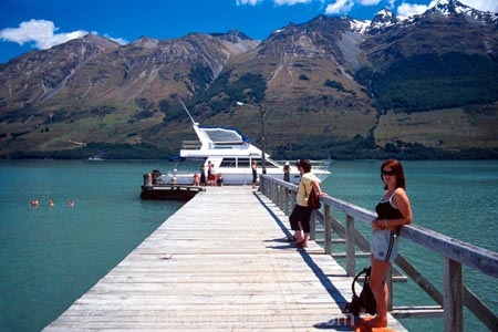 Glenorchy;Central-Otago;Lake-Wakatipu;Wakatipu;lake;water;mountain;mountains;rocky;boat;boat-ramp;tourist;tourists;tourism;swim;swimming;swimmer;swimmers;holiday;holidays