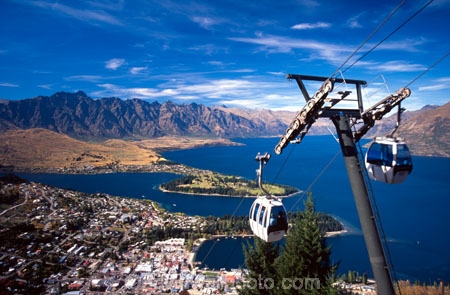 skyline;tourist;tourism;view;views;gondola;gondolas;mountain;mountains;lakes;lake;cable-car;cable-cars;icon;tourists;holiday;holidays;vacation;vacations;aerial-cableway;cableway;cableways;queenstown;lake-wakatipu;wakatipu;the-remarkables;remarkables;new-zealand;high;vista;scene;vistas;scenes