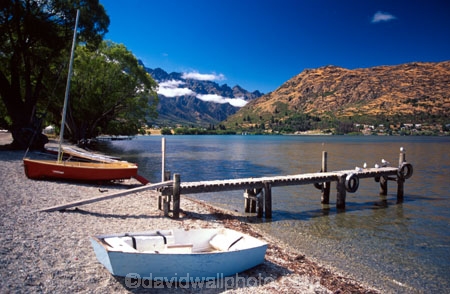 Queenstown;Central-Otago;Lake-Wakatipu;Wakatipu;Frankton;lake;ramp;boat;boats;boat-ramp;seagull;seagulls;shore;beach;mountain;mountains;summer;holiday;tourism;tree;trees;still;serene