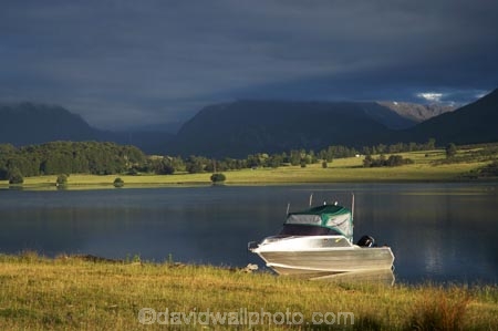 boat;boats;Dart-Valley;Diamond-Lake;Glenorchy;launch;launches;N.Z.;New-Zealand;NZ;Otago;Paradise;power-boat;power-boats;powerboat;powerboats;Queenstown-Region;S.I.;SI;South-Is.;South-Island;Southern-Lakes-District;Southern-Lakes-Region;water