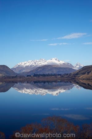 alpine;altitude;calm;high-altitude;lake;Lake-Hayes;lakes;mount;mountain;mountain-peak;mountains;mountainside;mt;mt.;N.Z.;New-Zealand;NZ;Otago;peak;peaks;placid;Queenstown;quiet;range;ranges;reflection;reflections;Region;S.I.;serene;SI;smooth;snow;snow-capped;snow_capped;snowcapped;snowy;South-Is;South-Is.;South-Island;Southern-Lakes;Southern-Lakes-District;Southern-Lakes-Region;still;summit;summits;tranquil;Wakatipu-Basin;water
