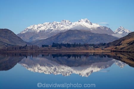 alpine;altitude;calm;high-altitude;lake;Lake-Hayes;lakes;mount;mountain;mountain-peak;mountainous;mountains;mountainside;mt;mt.;N.Z.;New-Zealand;NZ;Otago;peak;peaks;placid;Queenstown;quiet;range;ranges;reflection;reflections;Region;S.I.;serene;SI;smooth;snow;snow-capped;snow_capped;snowcapped;snowy;South-Is;South-Is.;South-Island;Southern-Lakes;Southern-Lakes-District;Southern-Lakes-Region;still;summit;summits;tranquil;Wakatipu-Basin;water