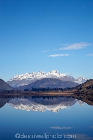 alpine;altitude;calm;high-altitude;lake;Lake-Hayes;lakes;mount;mountain;mountain-peak;mountains;mountainside;mt;mt.;N.Z.;New-Zealand;NZ;Otago;peak;peaks;placid;Queenstown;quiet;range;ranges;reflection;reflections;Region;S.I.;serene;SI;smooth;snow;snow-capped;snow_capped;snowcapped;snowy;South-Is;South-Is.;South-Island;Southern-Lakes;Southern-Lakes-District;Southern-Lakes-Region;still;summit;summits;tranquil;Wakatipu-Basin;water