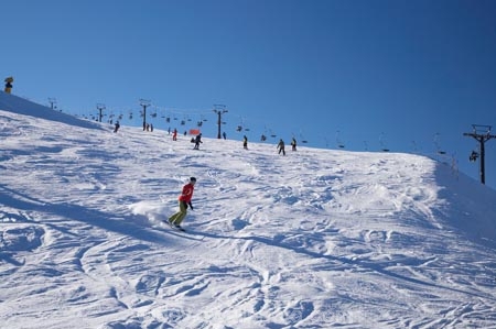 alpine-resort;alpine-resorts;alpne;Coronet-Peak-Alpine-Resort;Coronet-Peak-Ski-Area;Coronet-Peak-Ski-Field;Coronet-Peak-Ski_field;Coronet-Peak-Skifield;mountain;mountains;N.Z.;New-Zealand;NZ;Otago;Queenstown;Region;resort;S.I.;season;seasonal;seasons;SI;ski;ski-field;ski-fields;ski-resort;ski-resorts;skier;skiers;skifield;skifields;skiing;slope;slopes;snow;snowboarder;snowboarders;snowboarding;snowy;South-Is;South-Is.;South-Island;Southern-Lakes;Southern-Lakes-District;Southern-Lakes-Region;white;winter;winter-resort;winter-resorts;winter-sport;winter-sports;wintery