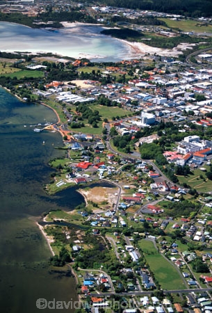 aerials;lakes;town;towns;cities;city;township;thermal;tourism;village;height;view;above;overhead;over;fly-over