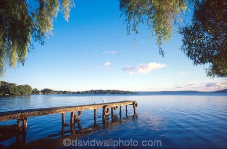 duck;duscks;island;jetties;jetty;lakes;pier;piers;water;wharf;wharves