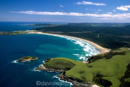 New-Zealand;coast;coastal;coastline;shore;shoreline;beach;beaches;sand;sandy;waves;wave;sea;ocean;Pacific;bay;colour;color;farmland;rural;marine;rugged;Southern-Scenic-Route