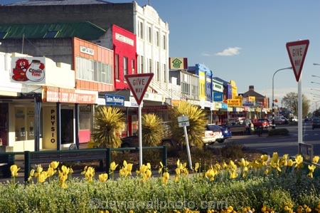 businesses;commerce;commercial;gore;main-street;new-zealand;shop;shopping;shops;south-island;southland