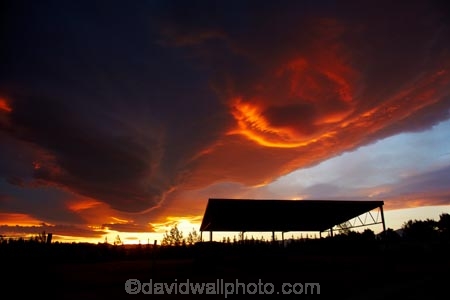barn;barns;cloud;clouds;dusk;evening;farm-shed;farm-sheds;hay-shed;hay-sheds;Mossburn;N.Z.;New-Zealand;nightfall;NZ;orange;S.I.;SI;sky;South-Is;South-Island;Southland;Sth-Is;sunset;sunsets;twilight